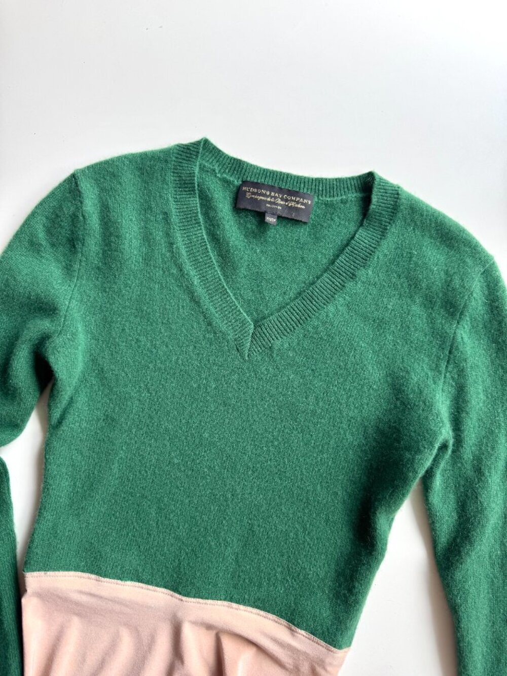HBC HUDSON'S BAY Green 100% Cashmere Knit V-Neck Sweater Bodysuit, Size XS - Picture 7 of 14
